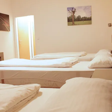 Isar Hotel *