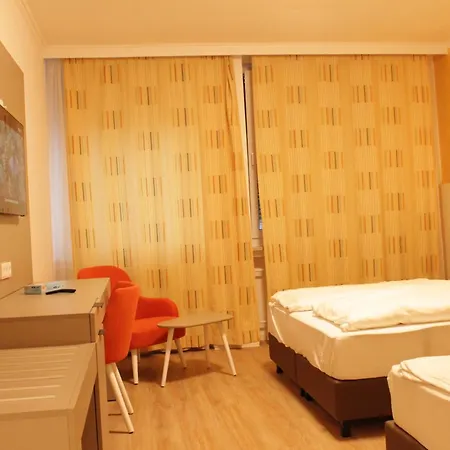 Isar Hotel *