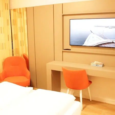 Isar Hotell *